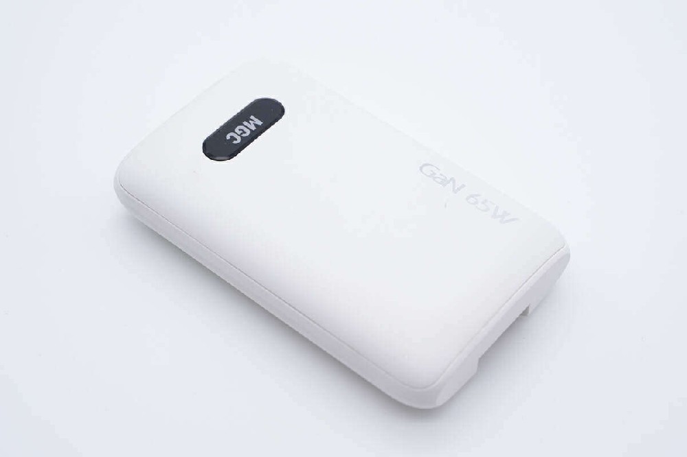 高功率高颜值快充搭档，华中科技65W双USB-C氮化镓充电器HZ-LP008